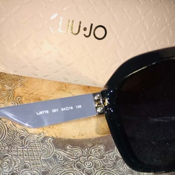 NEW AUTHENTIC LIU JO LJ677S EYEWEAR SUNGLASSES